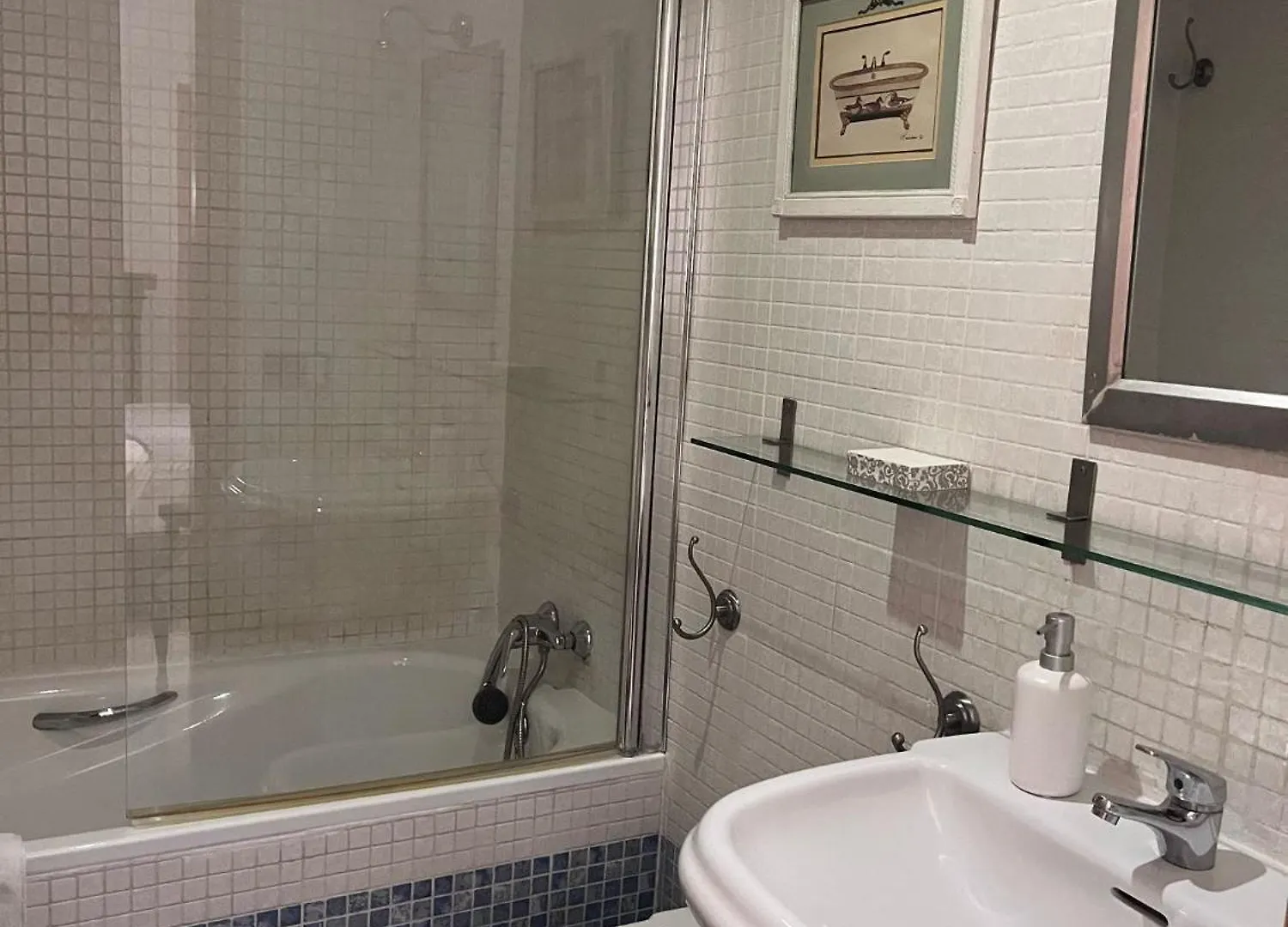 Apartamento Con Encanto Muy Centrico En Pilatos Sevilla Ideal Para Pareja 0*, Seville Spain