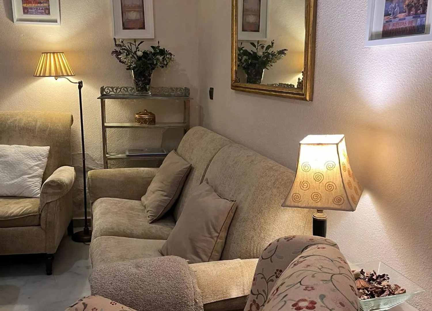 Apartamento Con Encanto Muy Centrico En Pilatos Sevilla Ideal Para Pareja contacts